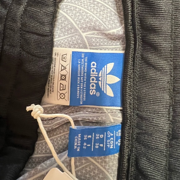 NWOT T Adidas Original Shell crepe jacket size small - Picture 13 of 16